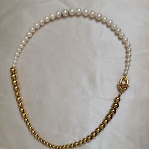 Stunning graduated Gold and white Pearls Tous Necklace. 16".